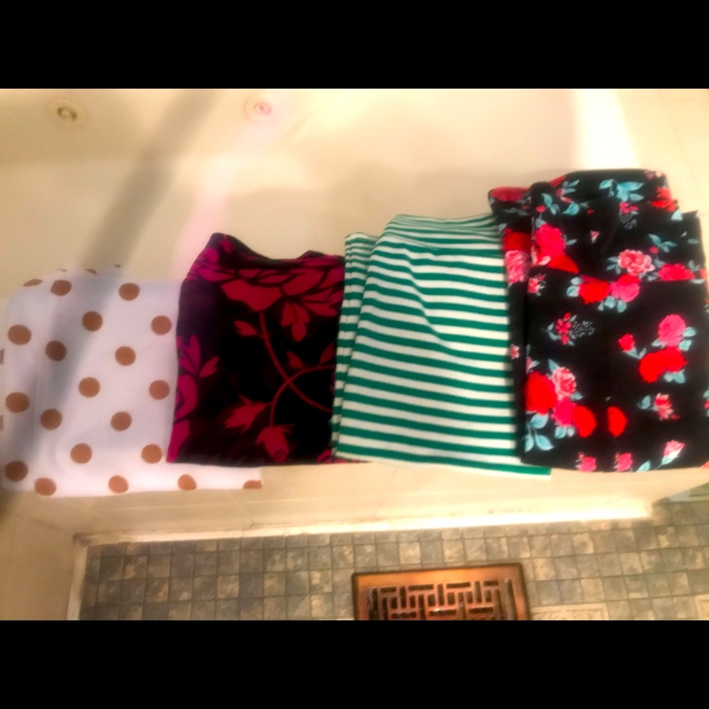 LulaRoe Cassie LOT, size medium